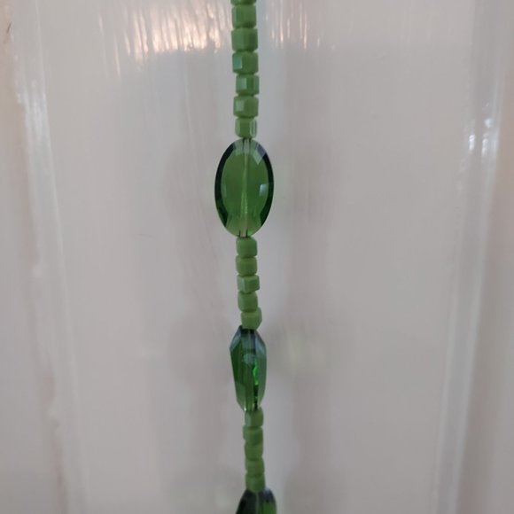 Green glass beaded Suncatcher with 2" Crystal faceted Drop - Picture 4 of 4